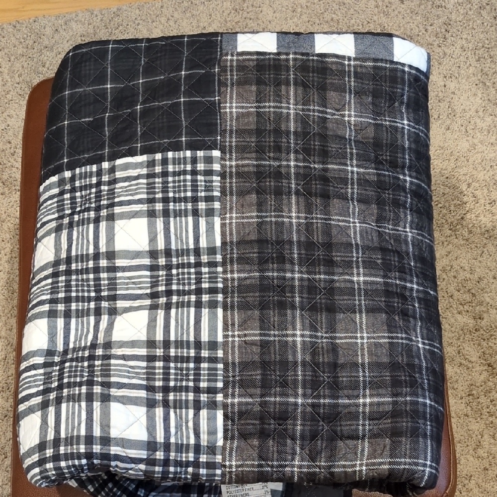 Plaid Patchwork King Bed Quilt And Two Shams - Black and White